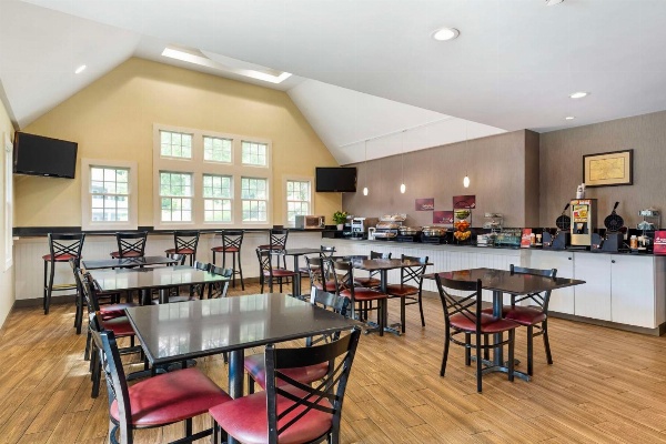 Best Western Plus Cold Spring Main image